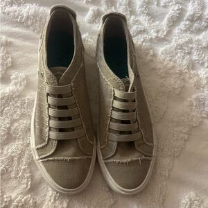 Blowfish Malibu Pull On Sneakers Shoes Cotton size 9 Frayed Edge Elastic Laces